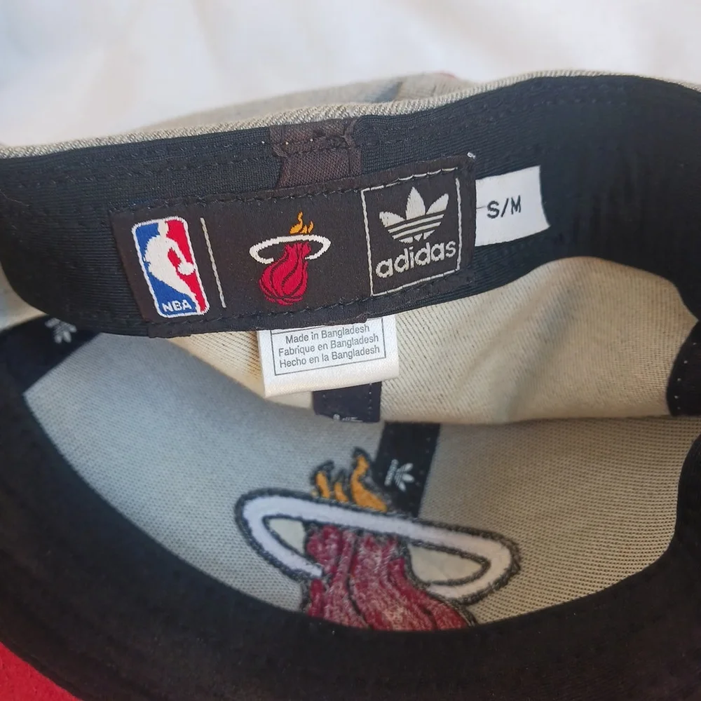 Adidas NBA Miami Heat Gray Red Logo Baseball Hat Size Small Medium
